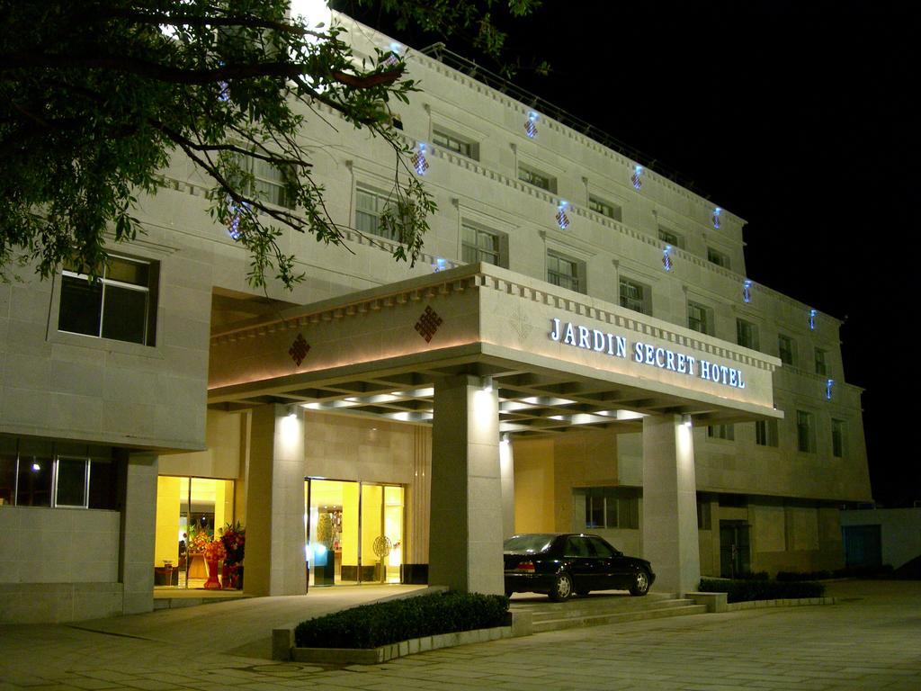 Jardin Secret Hotel Лхаса Екстериор снимка